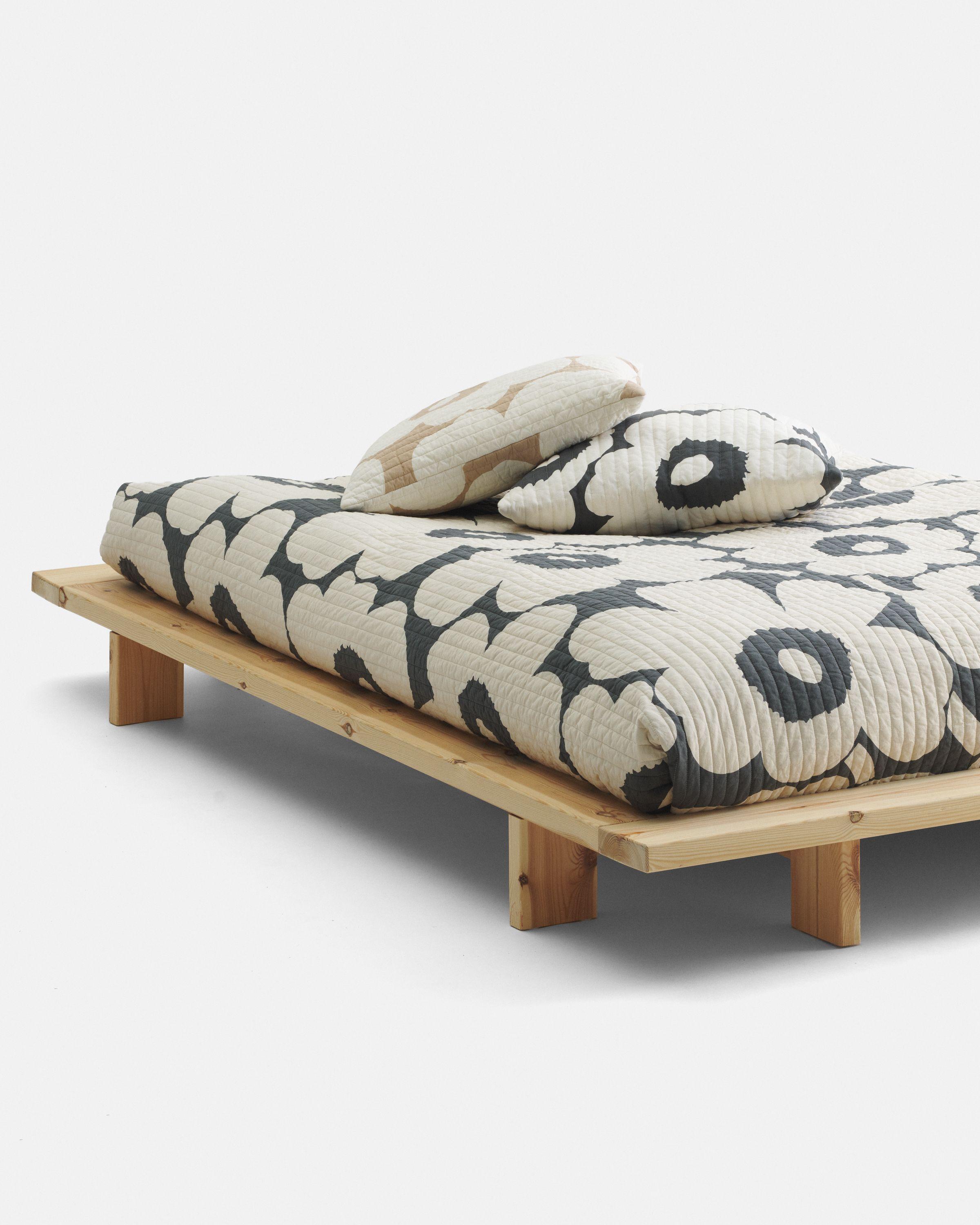 Unikko Bedspread